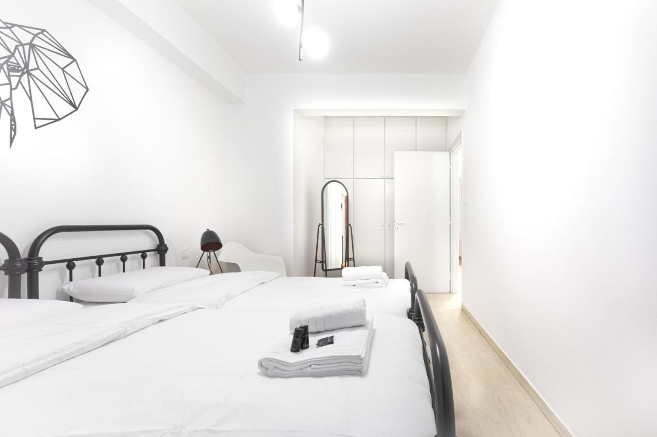 The White House Apartment Piraeus Exterior photo